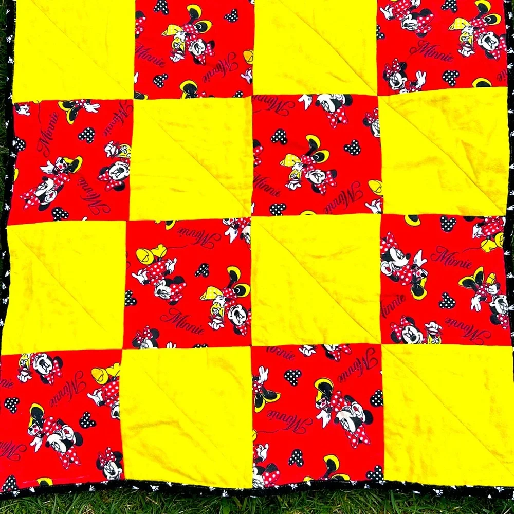 🔥SALE🔥Handmade Minnie Mouse Baby QUILT Disney Flannel Patchwork 27” X 34”